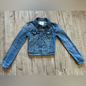 Talula Aritzia Light Blue Denim jean jacket capsule minimalism classic country